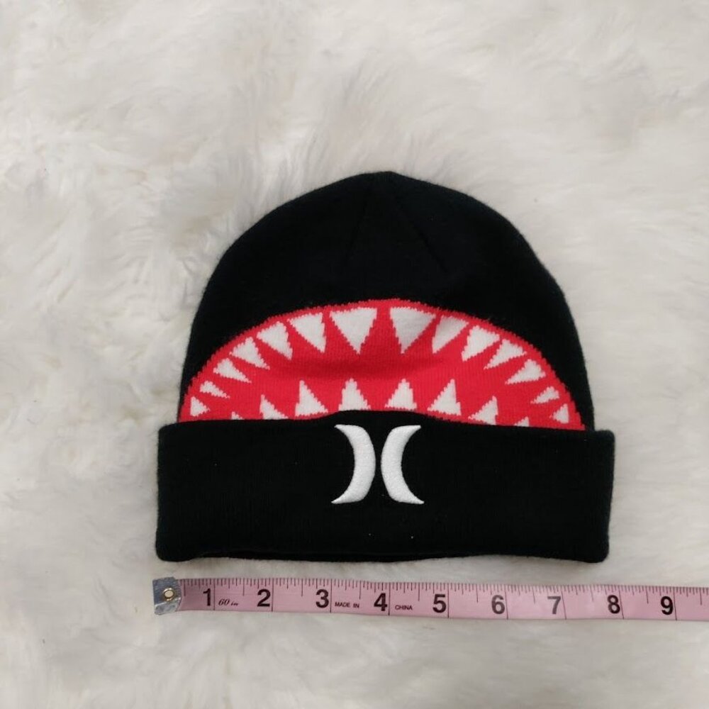 Hurley Youth Black Beanie With Red Sharkbite Design & Logo Acrylic Knit S - Picture 2 of 5